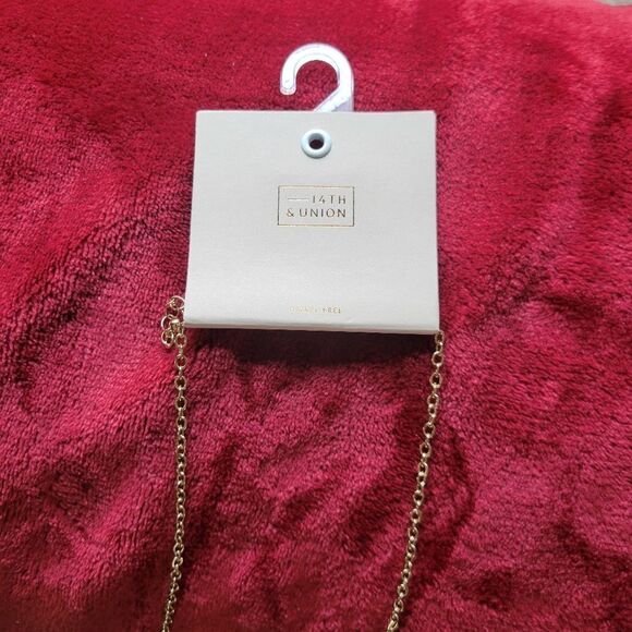 14th And Union Elegant Gold Necklace with White/ Opal Accents - Picture 4 of 5